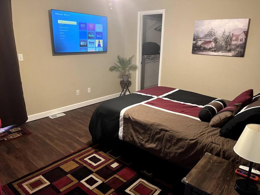 Skinny Big House In Jefferson City Экстерьер фото