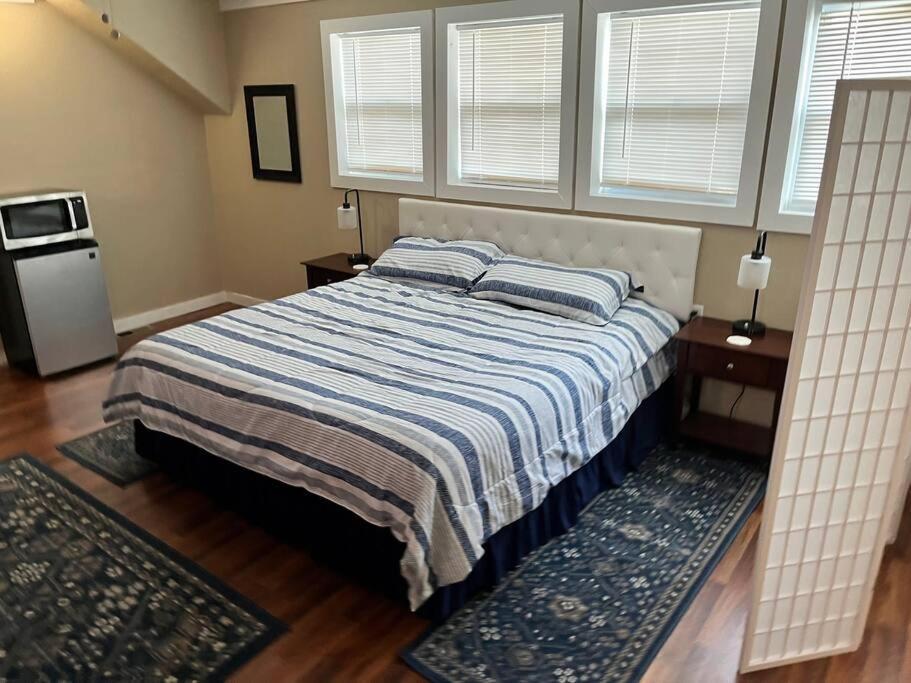 Skinny Big House In Jefferson City Экстерьер фото